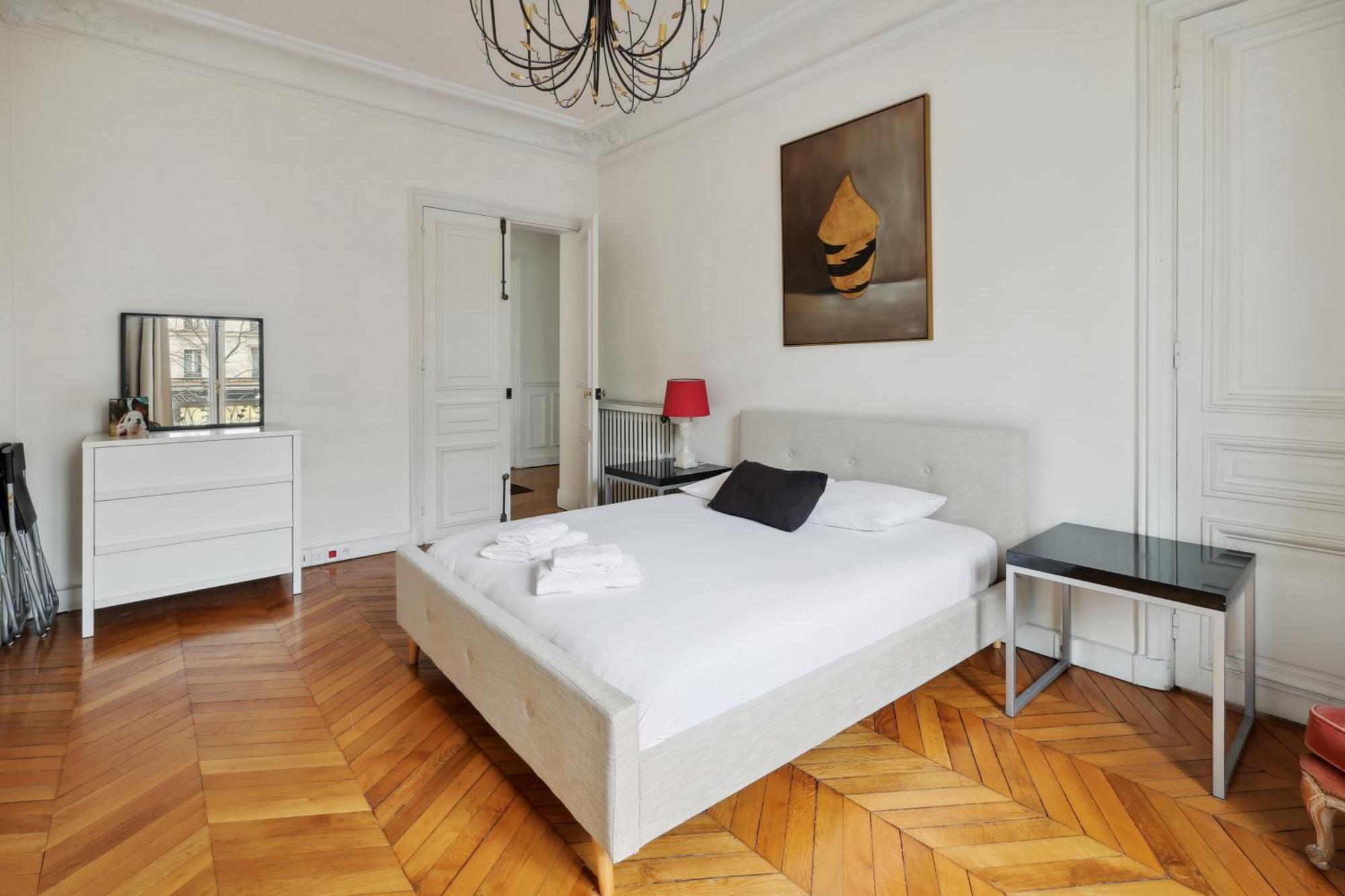Apartment Ac Luxury 6 People At Champs Elysees By Weekome